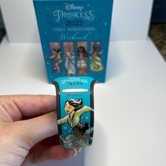 Disney Princess Half Marathon Weekend Limited Edition MagicBand - Picture 6 of 7